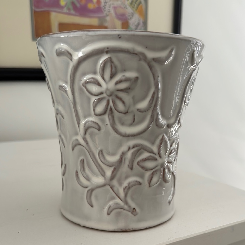 Terracotta White Glazed Floral Embossed Vase - Picture 7 of 7